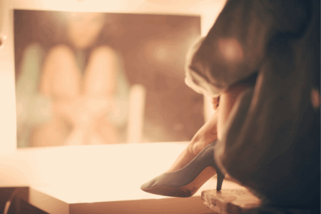 Η Θηλυκότητα: Περισσότερα από το Ροζ (Αλλά Όχι Ότι Δεν Είναι και Ωραίο) θηλυκότητα