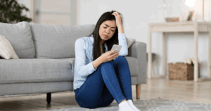 Breadcrumbing: Όταν Σου Ρίχνει “ψίχουλα” Αντί Για Ενδιαφέρον breadcrumbing