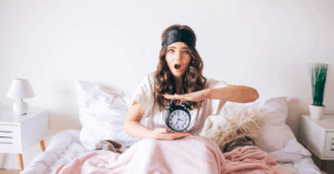 Lazy Girl Jobs: Όταν το Self-Care Μοιάζει με Επαγγελματικό Έγκλημα lazy girl jobs