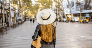 Το Αφεντικό Μου Με Φώναξε Για ‘Μια Κουβέντα’ – Βγήκα Από Το Γραφείο Και Έκλεισα Εισιτήρια Για Βαρκελώνη. Το αφεντικό μου με φώναξε για ‘μια κουβέντα’