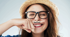 χιούμορ και αυτοβελτίωση